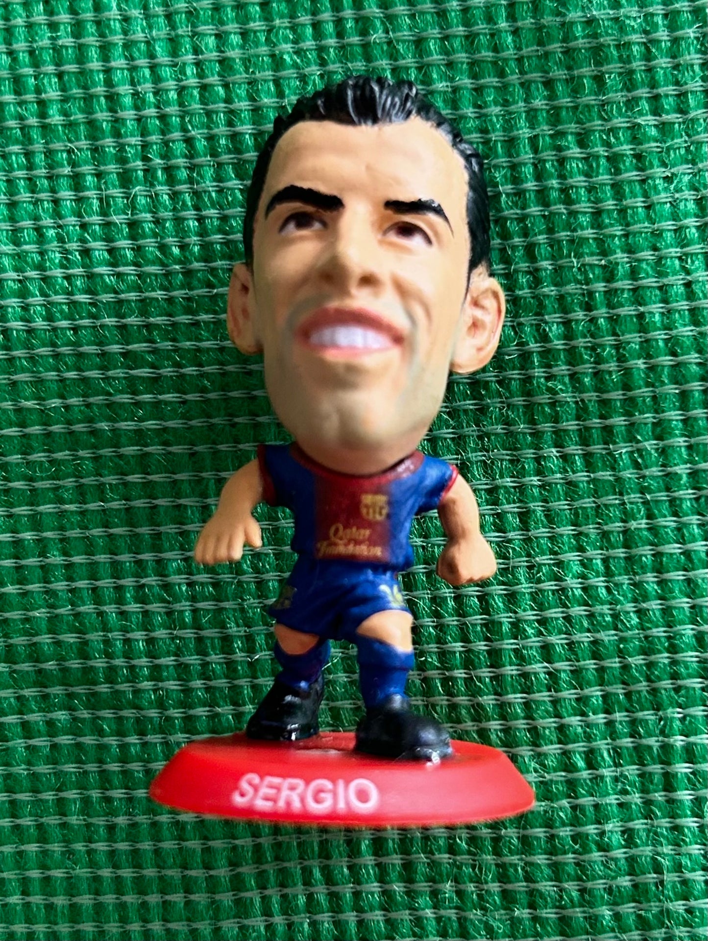 Soccer Starz 2013 Football Figure - SERGIO BUSQUETS (FC BARCELONA) Red Base SOC106 *Loose*