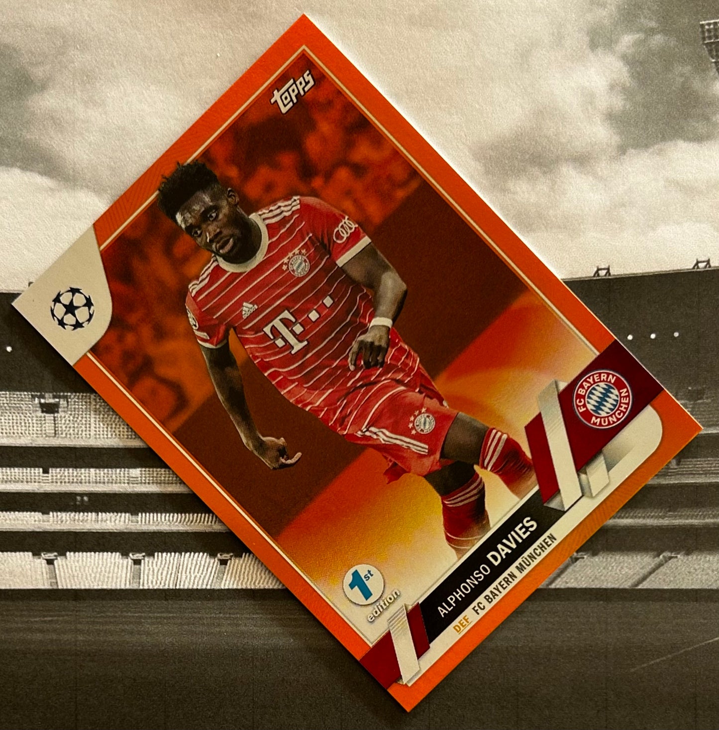 Topps UEFA Club Competitions 1st Edition 2022-23 - ALPHONSO DAVIES (BAYERN MUNICH) Orange Parallel #162 /25