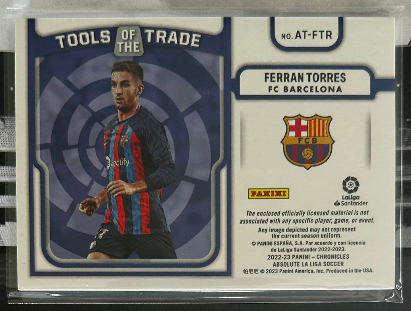 2022-23 Panini Chronicles Gold Standard La Liga Soccer - FERRAN TORRES (FC BARCELONA) Tools of the Trade Patch AT-FTR /99