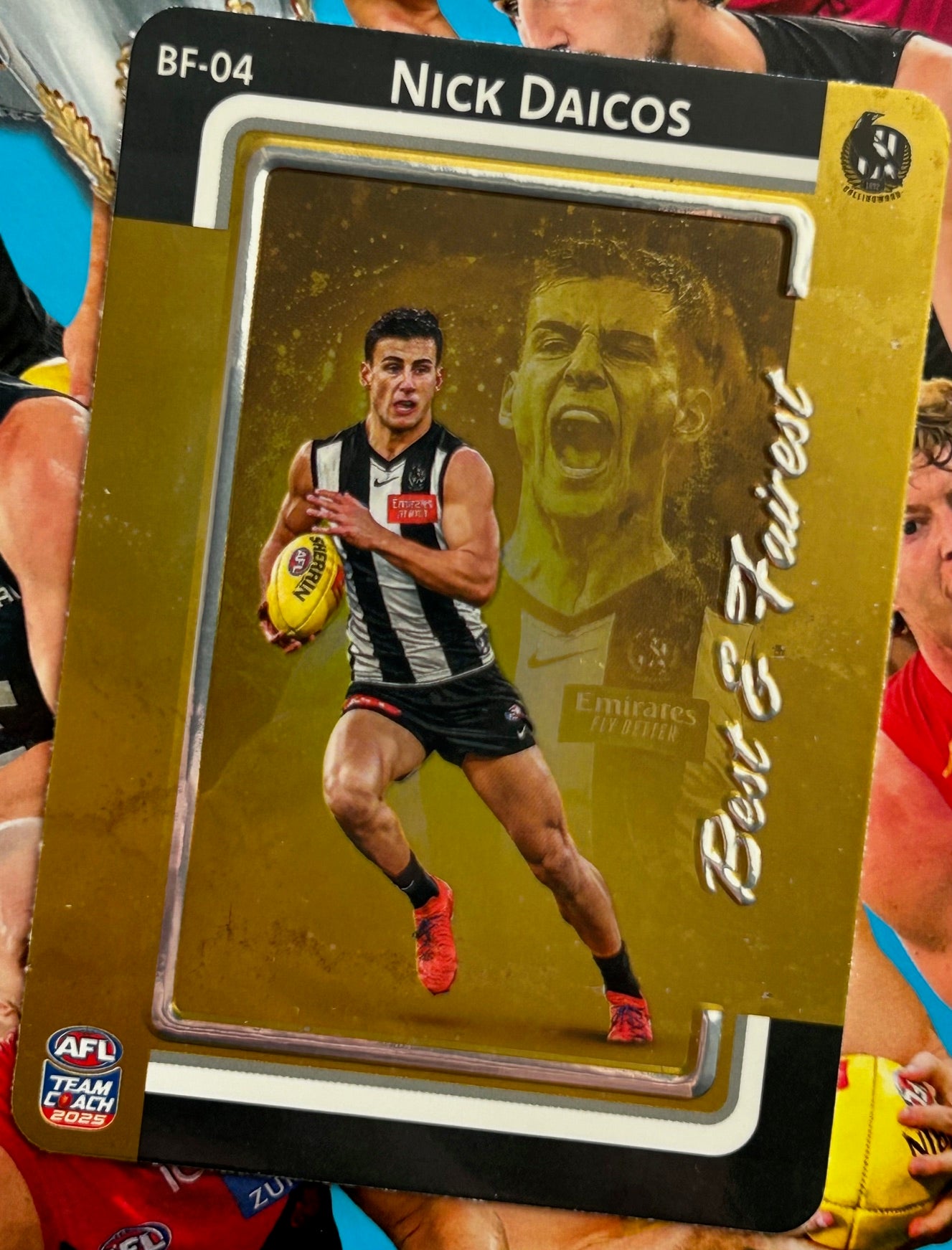 AFL Teamcoach 2025 - NICK DAICOS (COLLINGWOOD) Gold Best & Fairest BF-04 1:40 packs