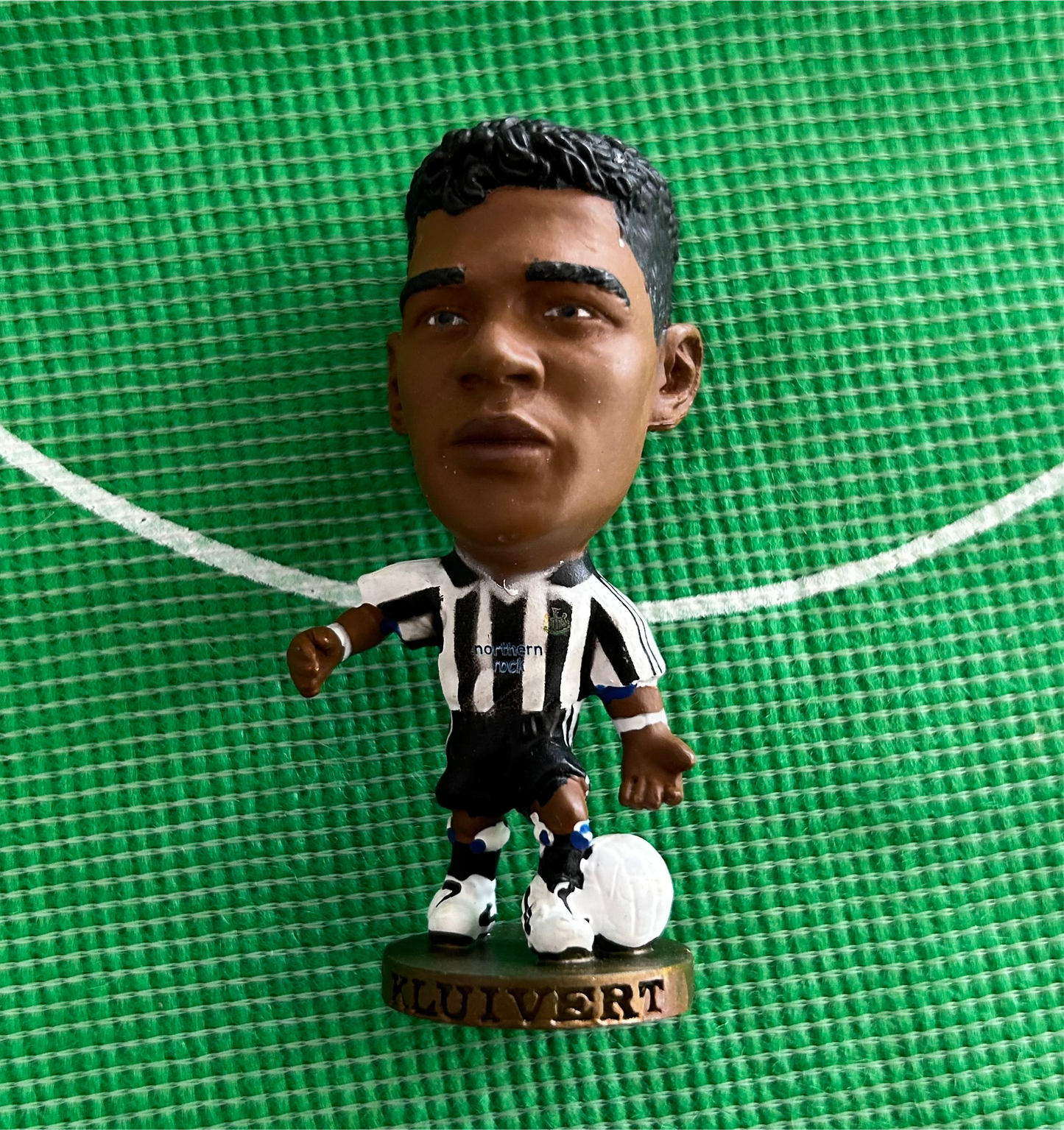 Corinthian Prostars - PATRICK KLUIVERT (NEWCASTLE UNITED) Collector Club Exclusive 2005 *Loose*