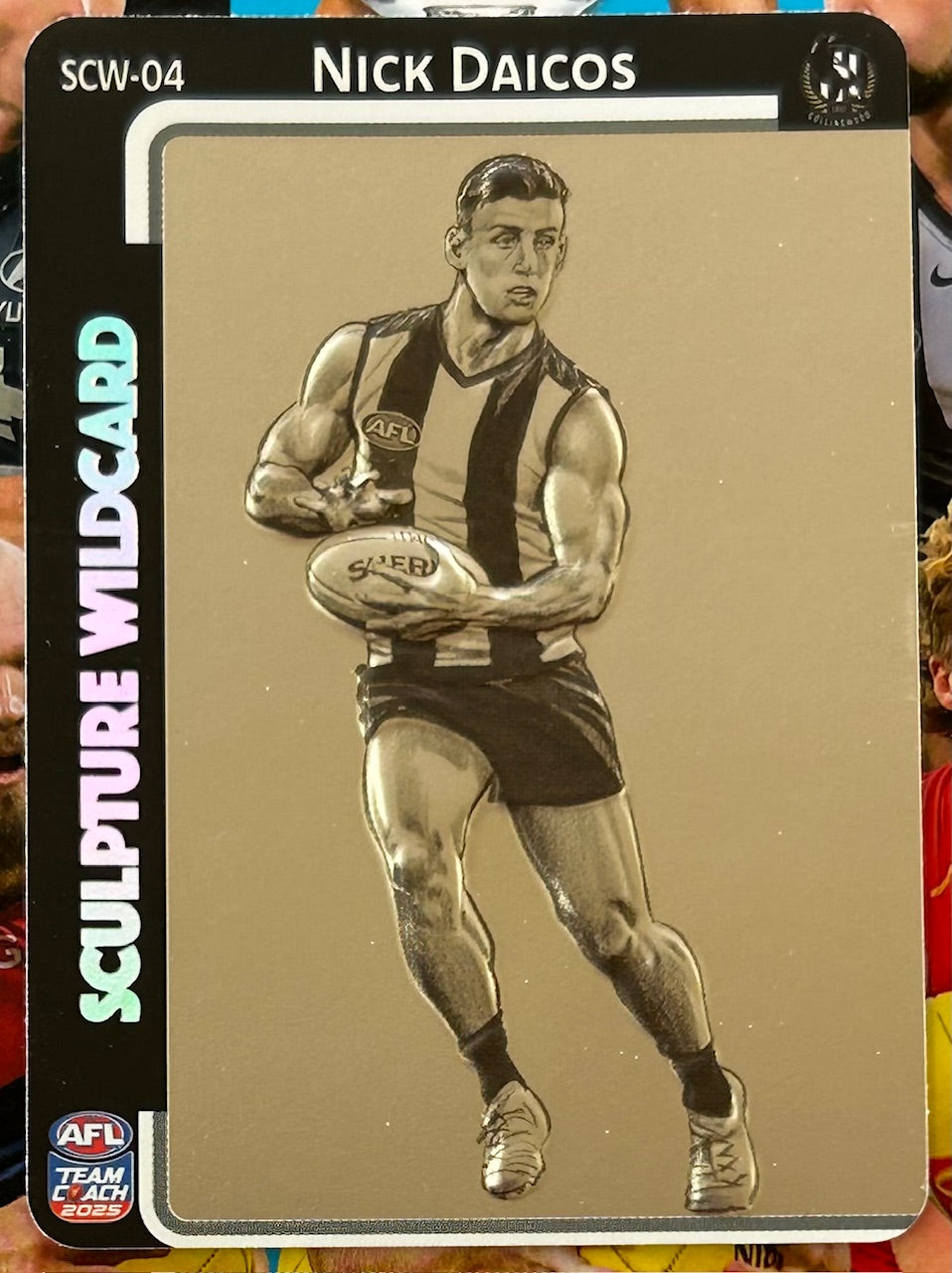 AFL Teamcoach 2025 - NICK DAICOS (COLLINGWOOD) Sculpture Wildcard SCW-04 1:36 packs