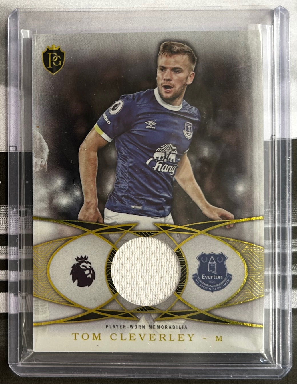 2016 Topps Premier Gold Football - TOM CLEVERLEY (EVERTON) Football Fibers Patch #FF-TC