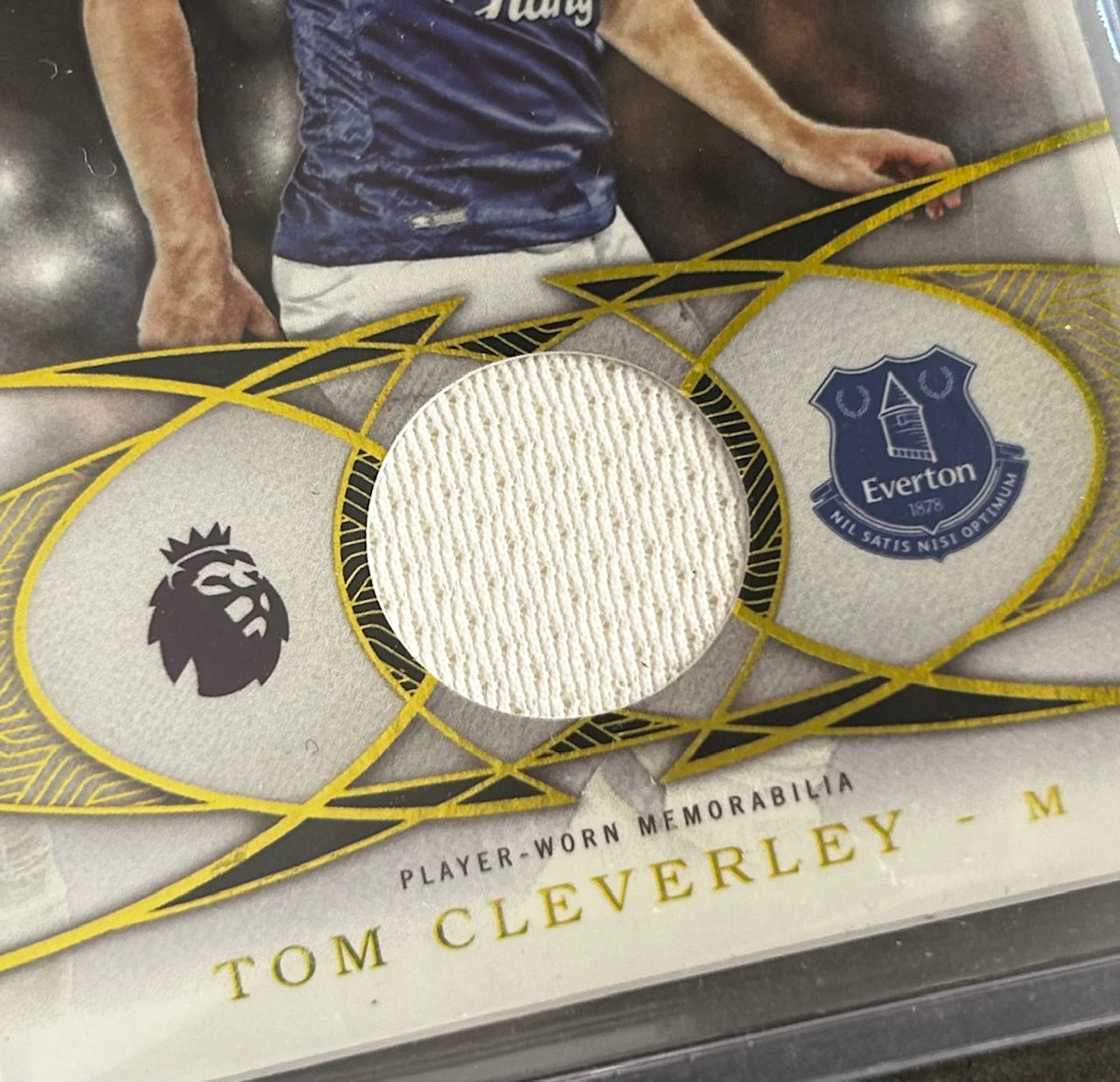 2016 Topps Premier Gold Football - TOM CLEVERLEY (EVERTON) Football Fibers Patch #FF-TC