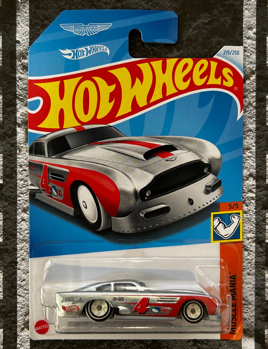 Mattel Hot Wheels Diecast Basic 1:64 - Aston Martin DB4GT High-Speed Edition Muscle Mania