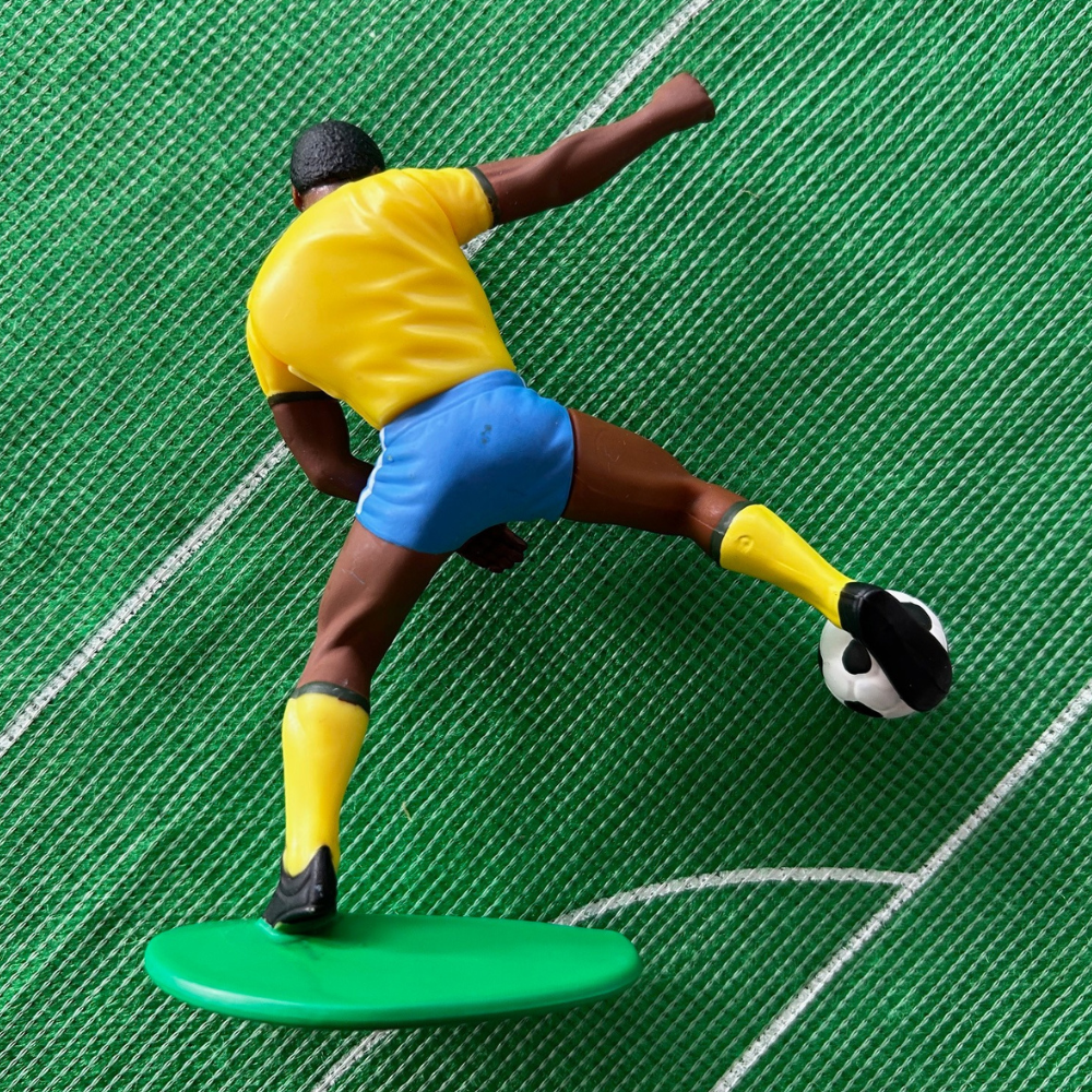 Kenner Starting Lineup SLU Loose Figure - PELE "Timeless Legends" Soccer Action Figure (1998 Release)