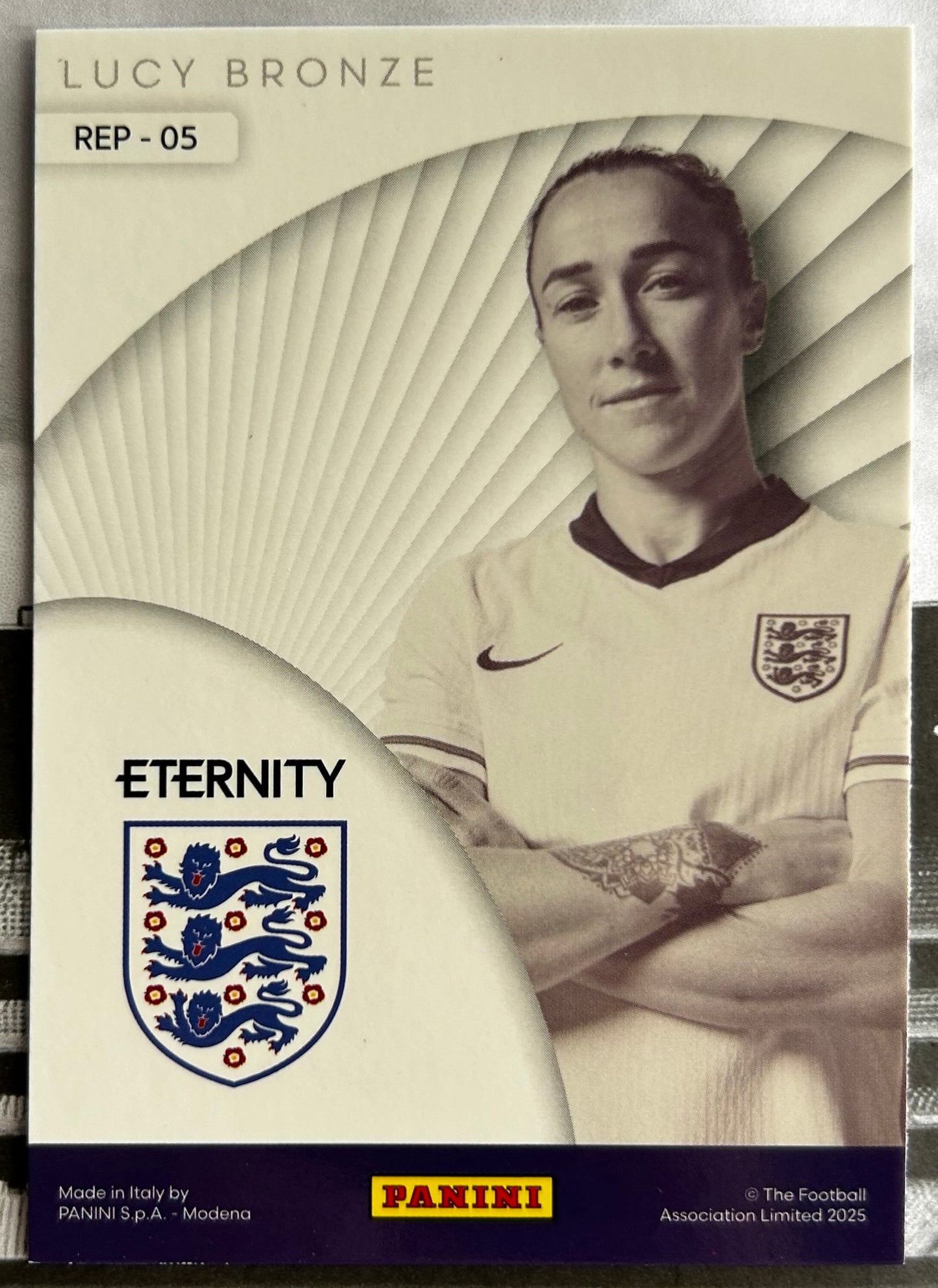 Panini Eternity Lionesses 2025 - LUCY BRONZE (ENGLAND) Represent #REP-05