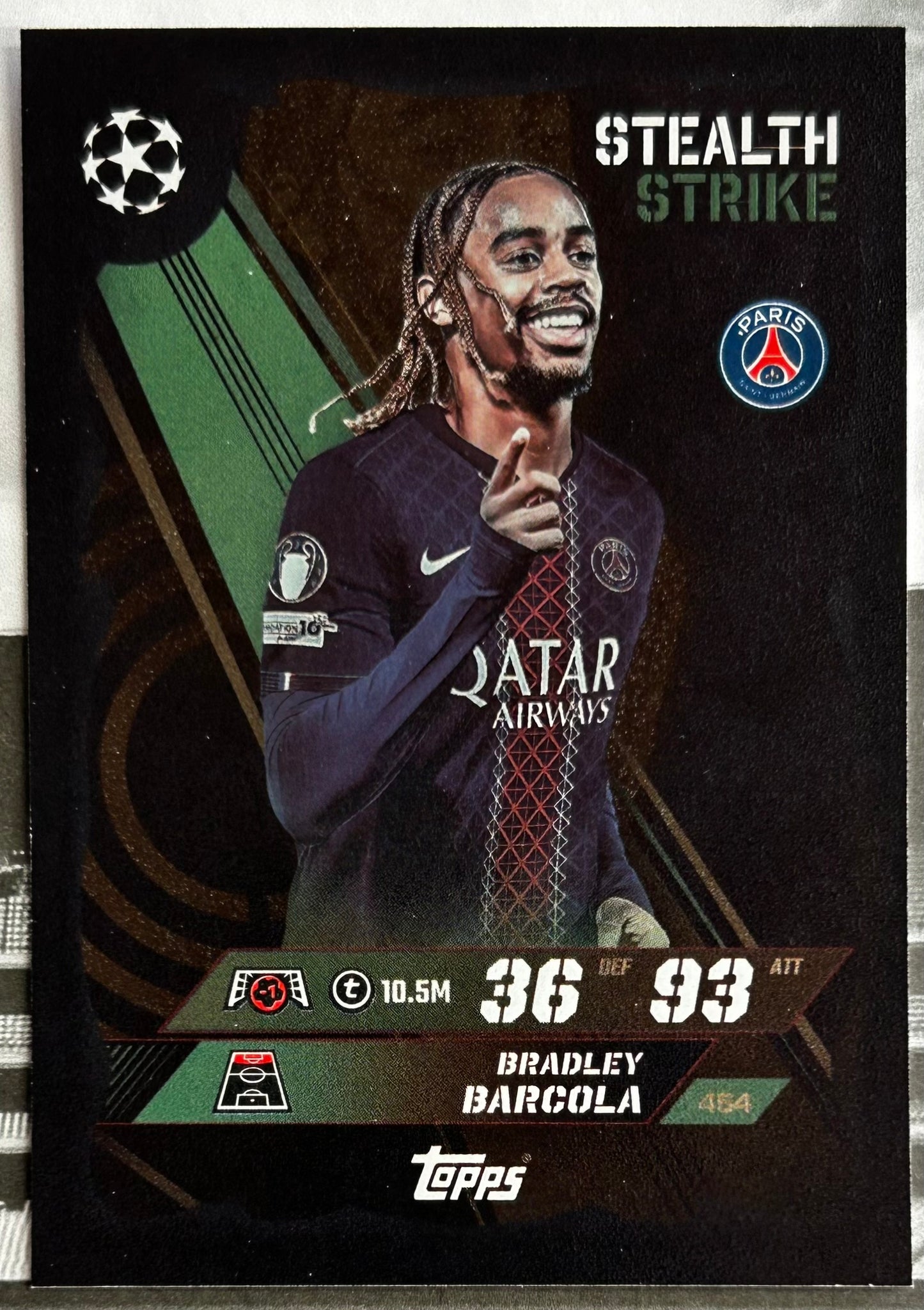 2025-26 Topps UCC Match Attax - STEALTH STRIKE Holographic Foil (#442-#459) 1:2 packs