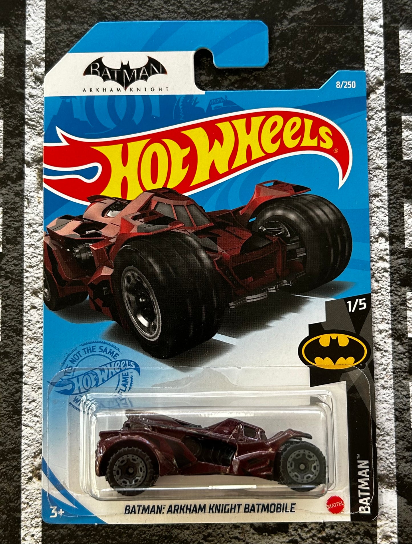 Mattel Hot Wheels Diecast Basic 1:64 - Batman: Arkham Knight Batmobile GRX86-M7C6