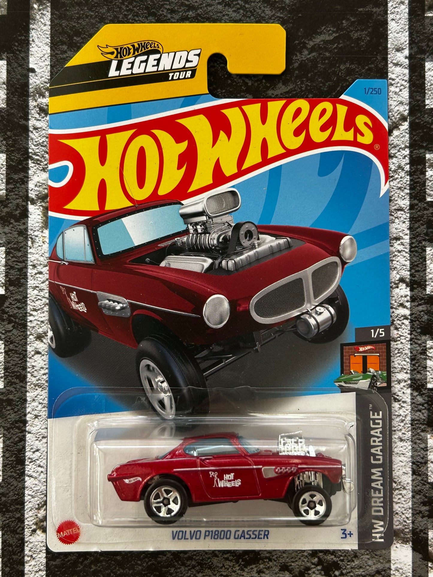 Mattel Hot Wheels Diecast Basic 1:64 - Volvo P1800 Gasser HW Dream Garage