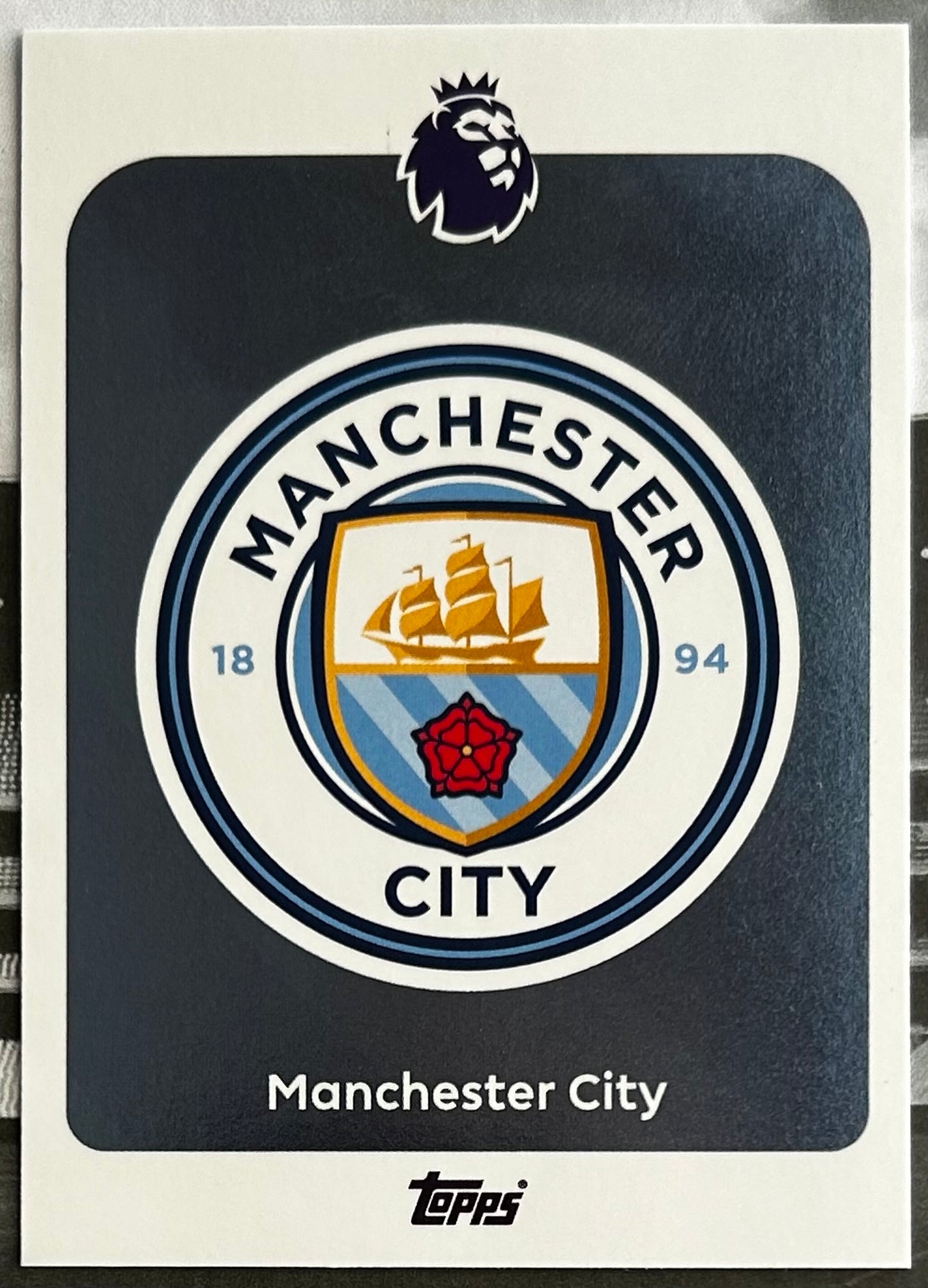 Topps Premier League 2026 Debut Edition - TEAM BADGE (MANCHESTER CITY) #181