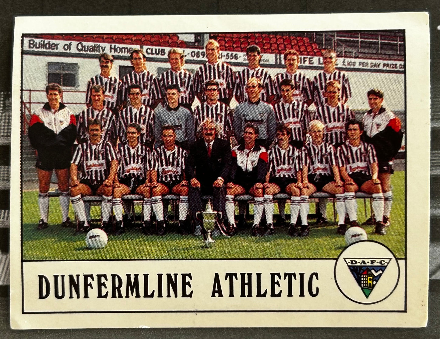 Panini Football 90 Sticker - TEAM PHOTO (DUNFERMILNE ATHLETIC) #391