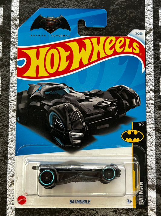 Mattel Hot Wheels Diecast Basic 1:64 - Batman v Superman Batmobile HTB21-N7C5