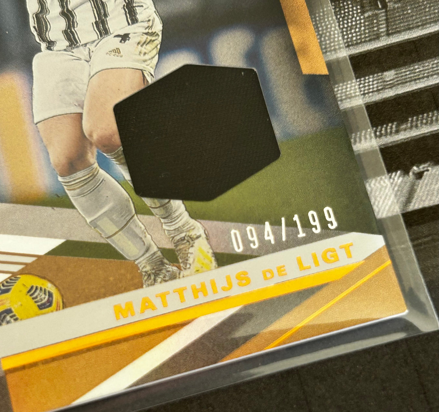 2020-21 Panini Chronicles Donruss Elite Soccer - MATTIJS DE LIGT (JUVENTUS) Match-Worn Patch #18 /199