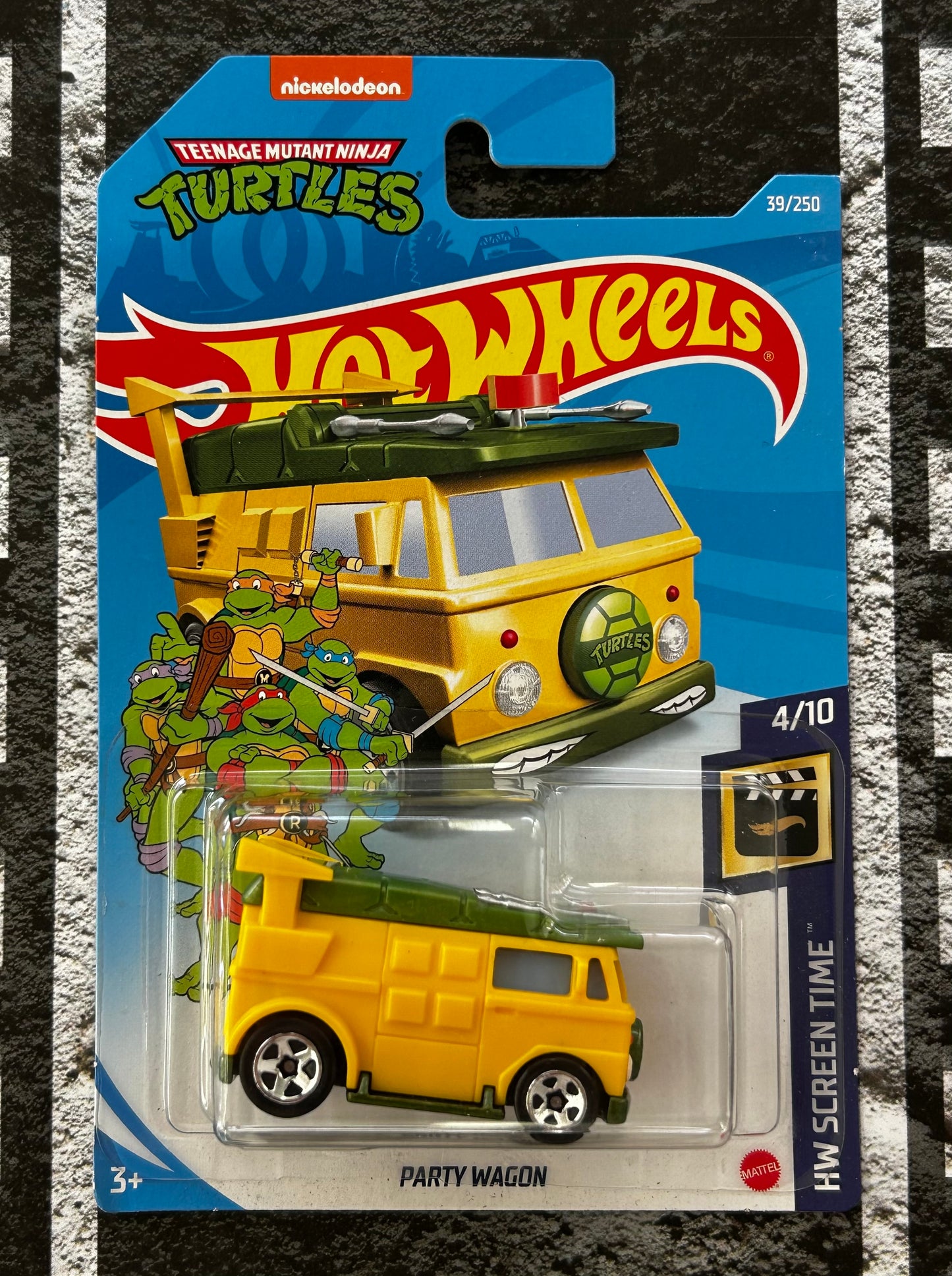 Mattel Hot Wheels Diecast Basic 1:64 - TMNT Party Wagon HW Screen Time