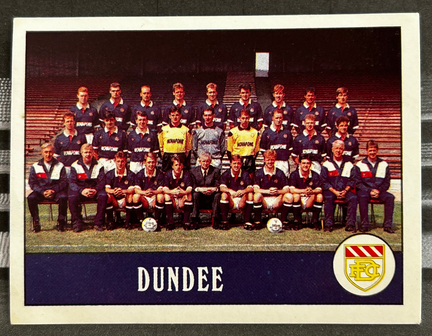 Panini Football 90 Sticker - TEAM PHOTO (DUNDEE) #361