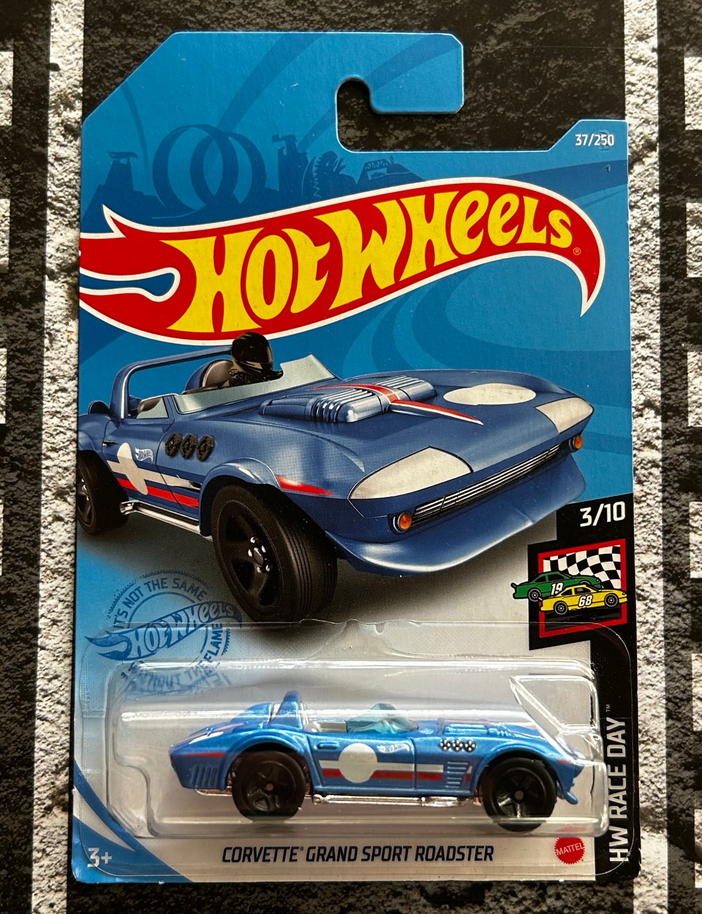 Mattel Hot Wheels Diecast Basic 1:64 - Corvette Grand Sport Roadster HW Race Day