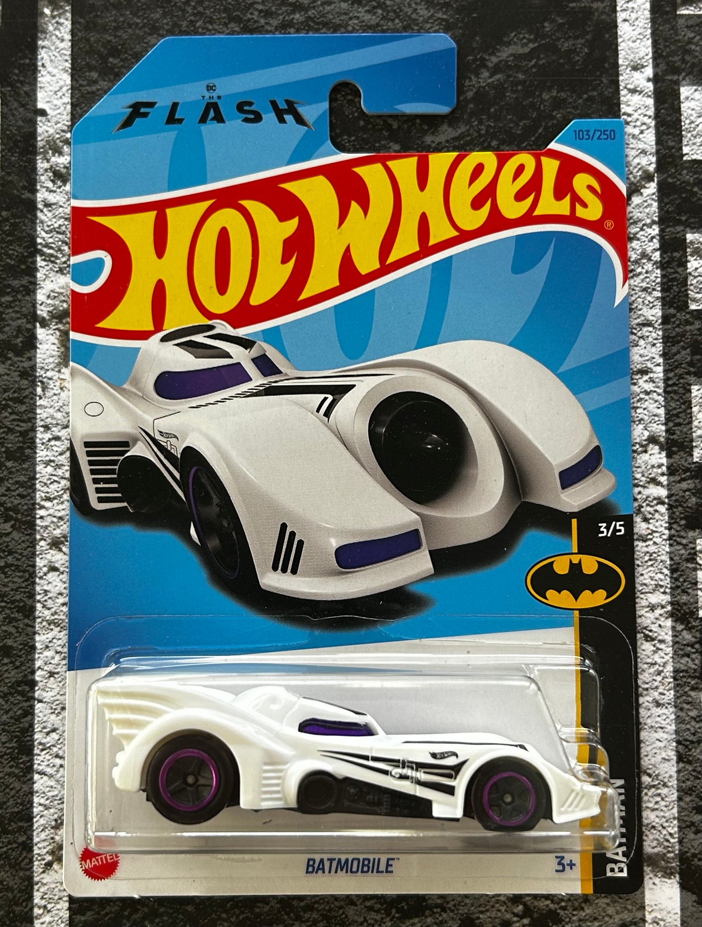 Mattel Hot Wheels Diecast Basic 1:64 - Batmobile from DC The Flash HKJ74-N7C5