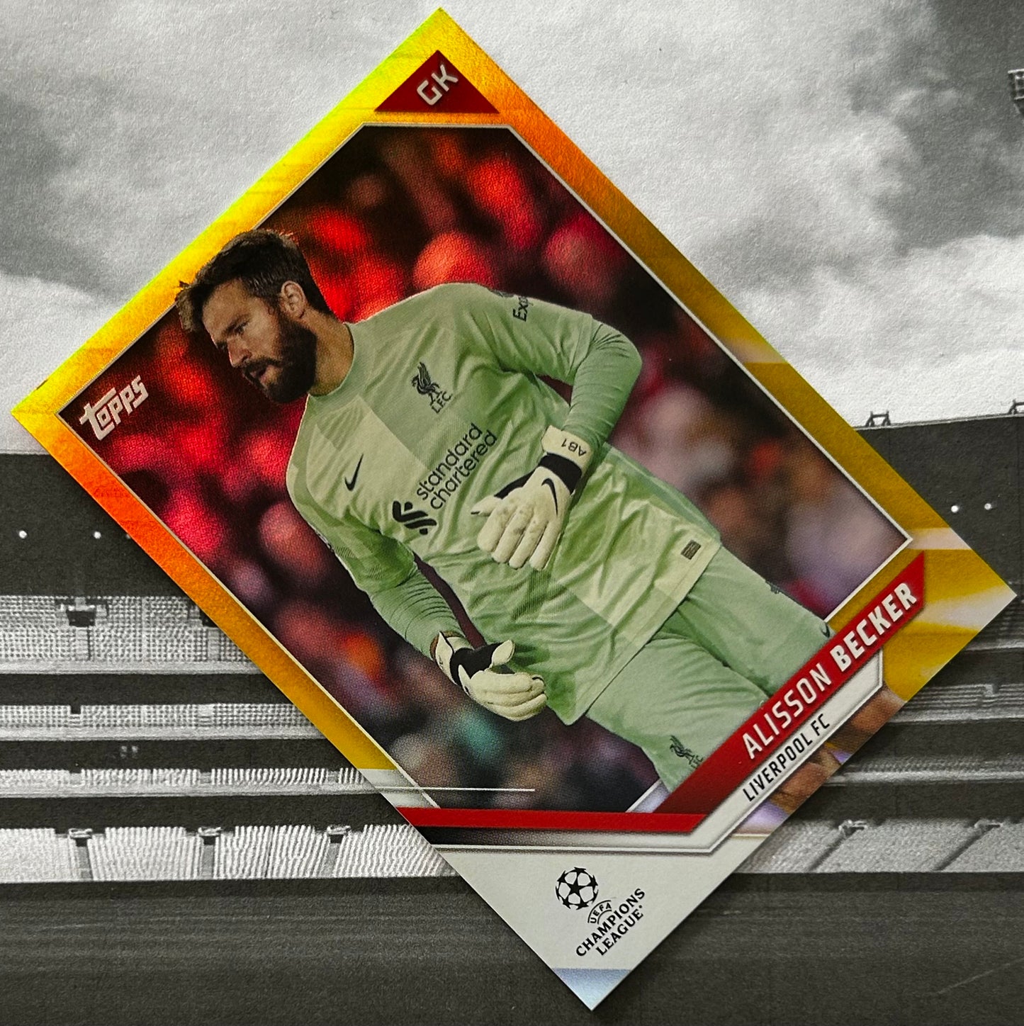 Topps UEFA 2021-22 Hobby - ALISSON BECKER (LIVERPOOL) Yellow Foil Parallel #180 /250