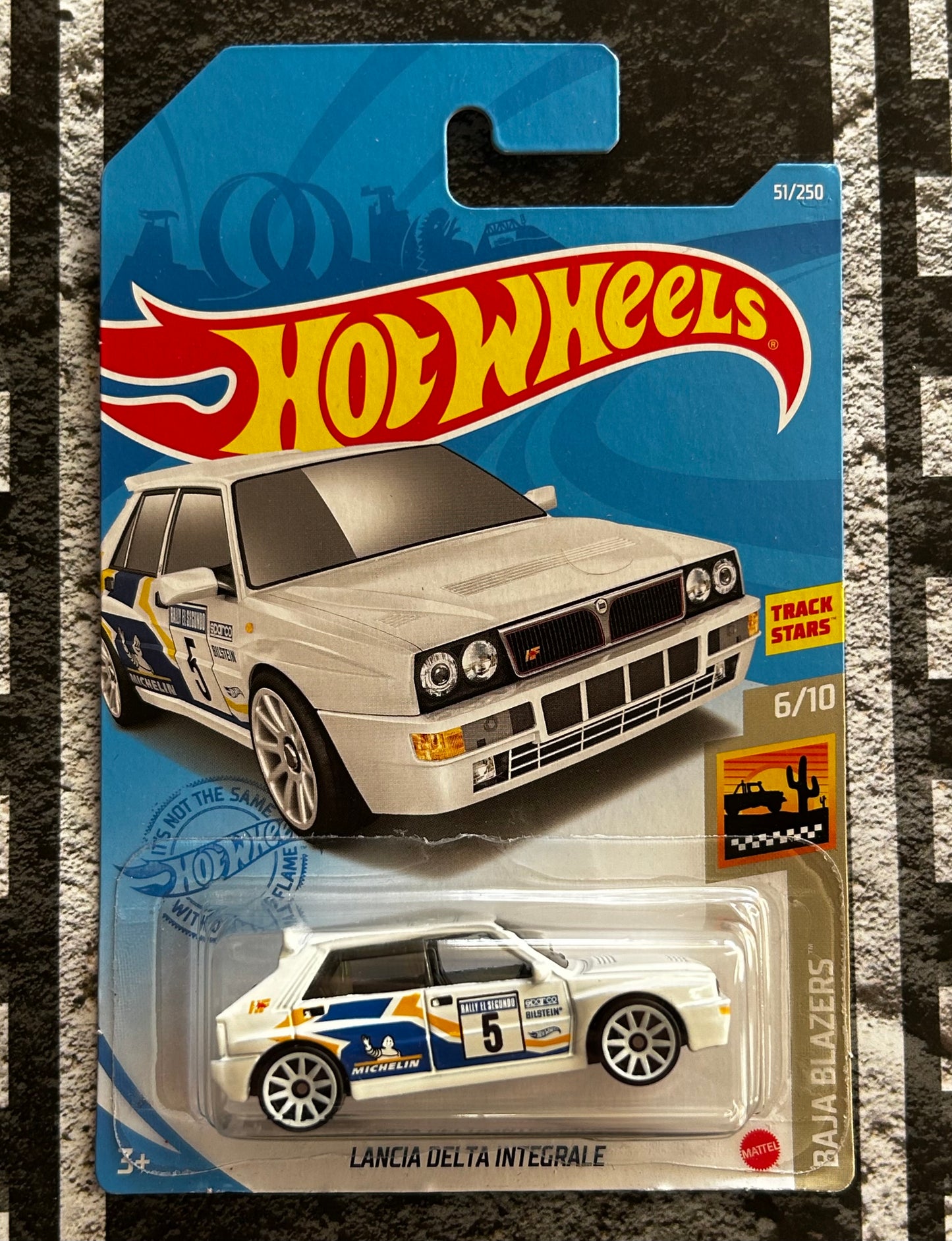 Mattel Hot Wheels Diecast Basic 1:64 - Lancia Delta Integrale Baja Blazers