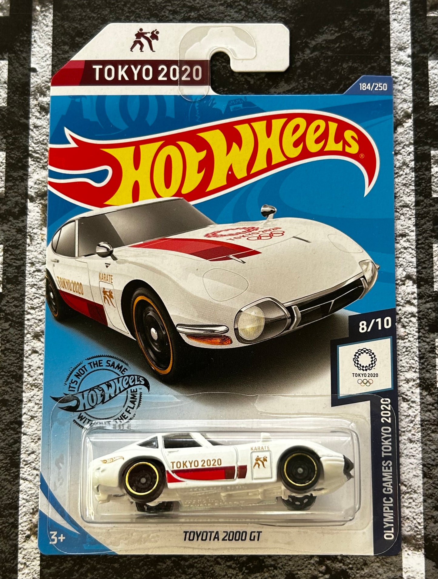 Mattel Hot Wheels Diecast Basic 1:64 - Toyota 2000 GT Olympic Games Tokyo 2020