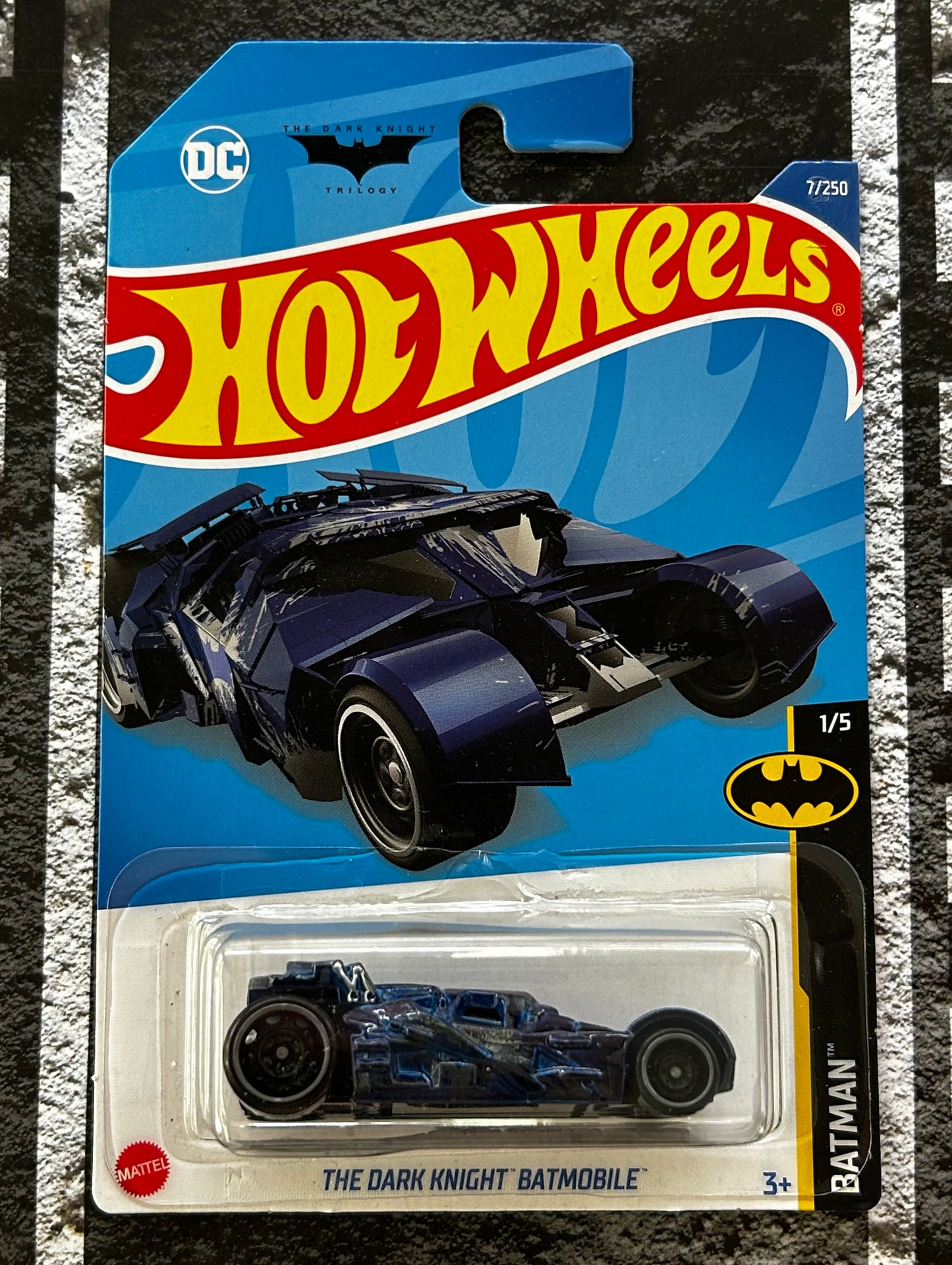 Mattel Hot Wheels Diecast Basic 1:64 - The Dark Knight Batmobile HCX94-M7C7