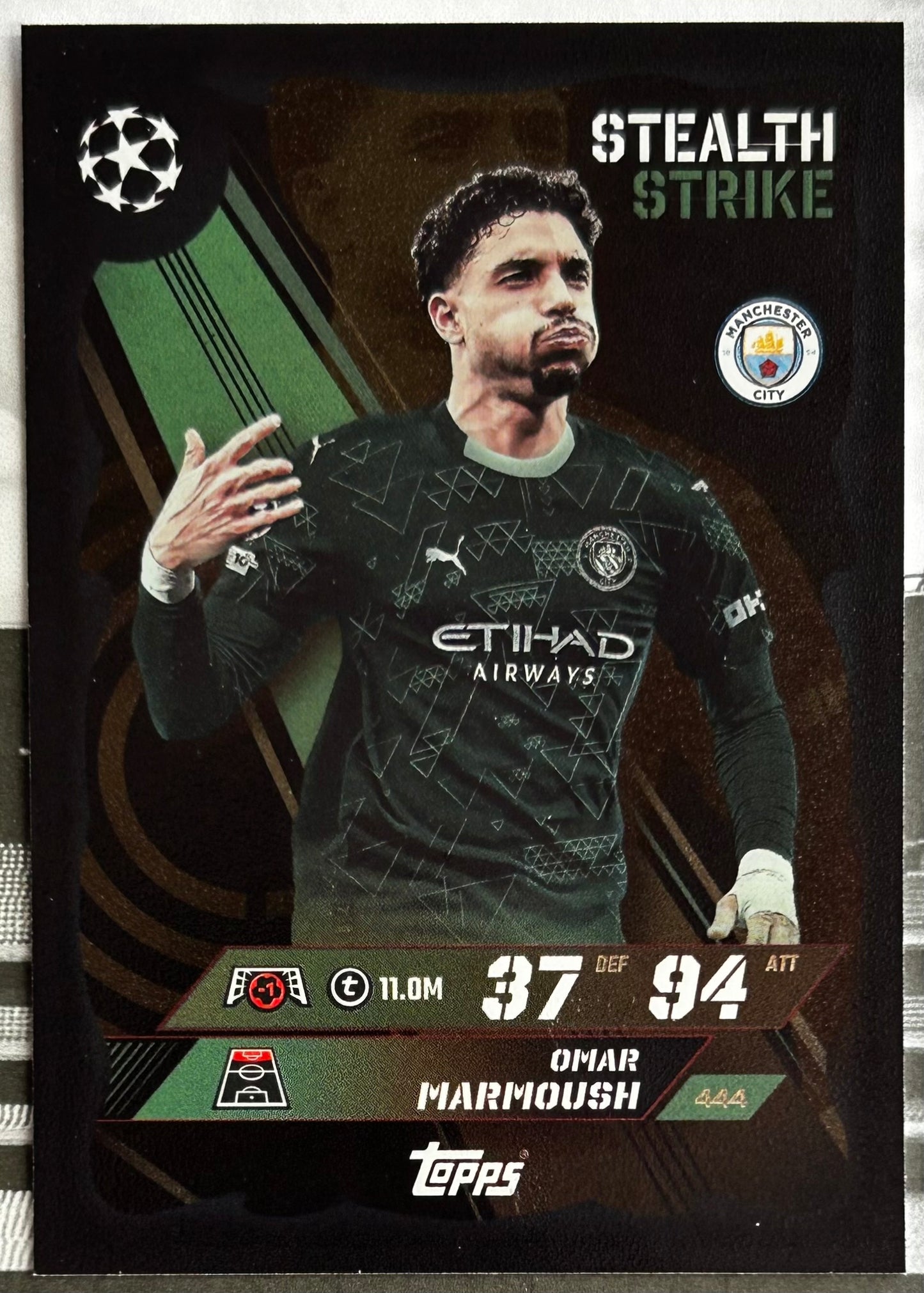 2025-26 Topps UCC Match Attax - STEALTH STRIKE Holographic Foil (#442-#459) 1:2 packs