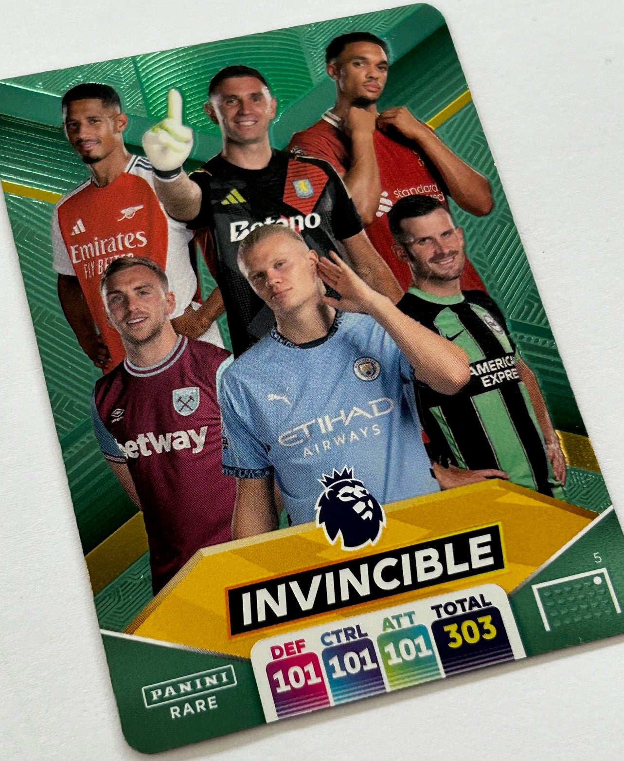 Panini Adrenalyn XL Premier League 2025 - INVINCIBLE (EMERALD GREEN PARALLEL) Rare #5