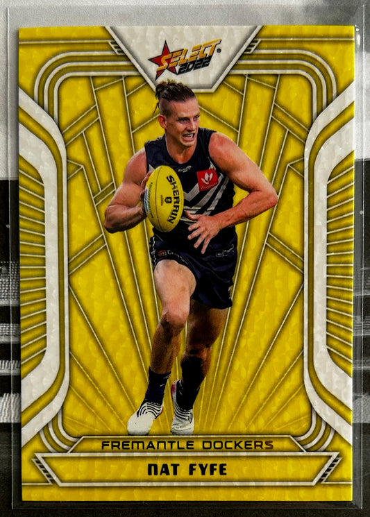 Select AFL Footy Stars 2022 - NAT FYFE (FREMANTLE DOCKERS) Fractured Acid Yellow FY64 /145