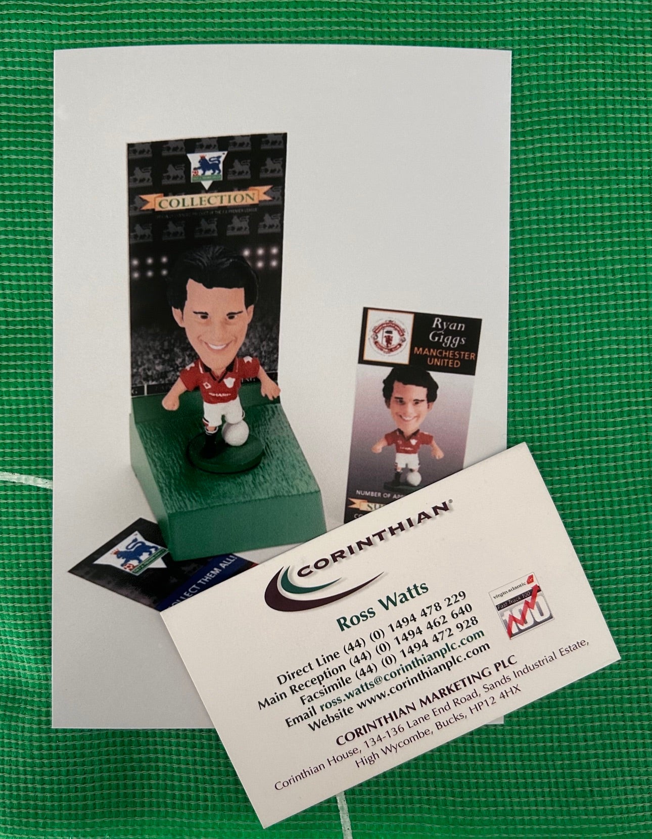 Corinthian RYAN GIGGS WITH ORIGINAL CARD & COLLECTOR CATALOG (MAN UTD 1995) Early Product Development Photo
