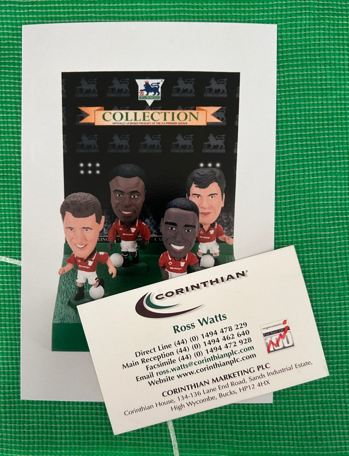 Corinthian 4-PLAYER DISPLAY W/ STEVE BRUCE (MANCHESTER UNITED 1995) Early Product Development Photo