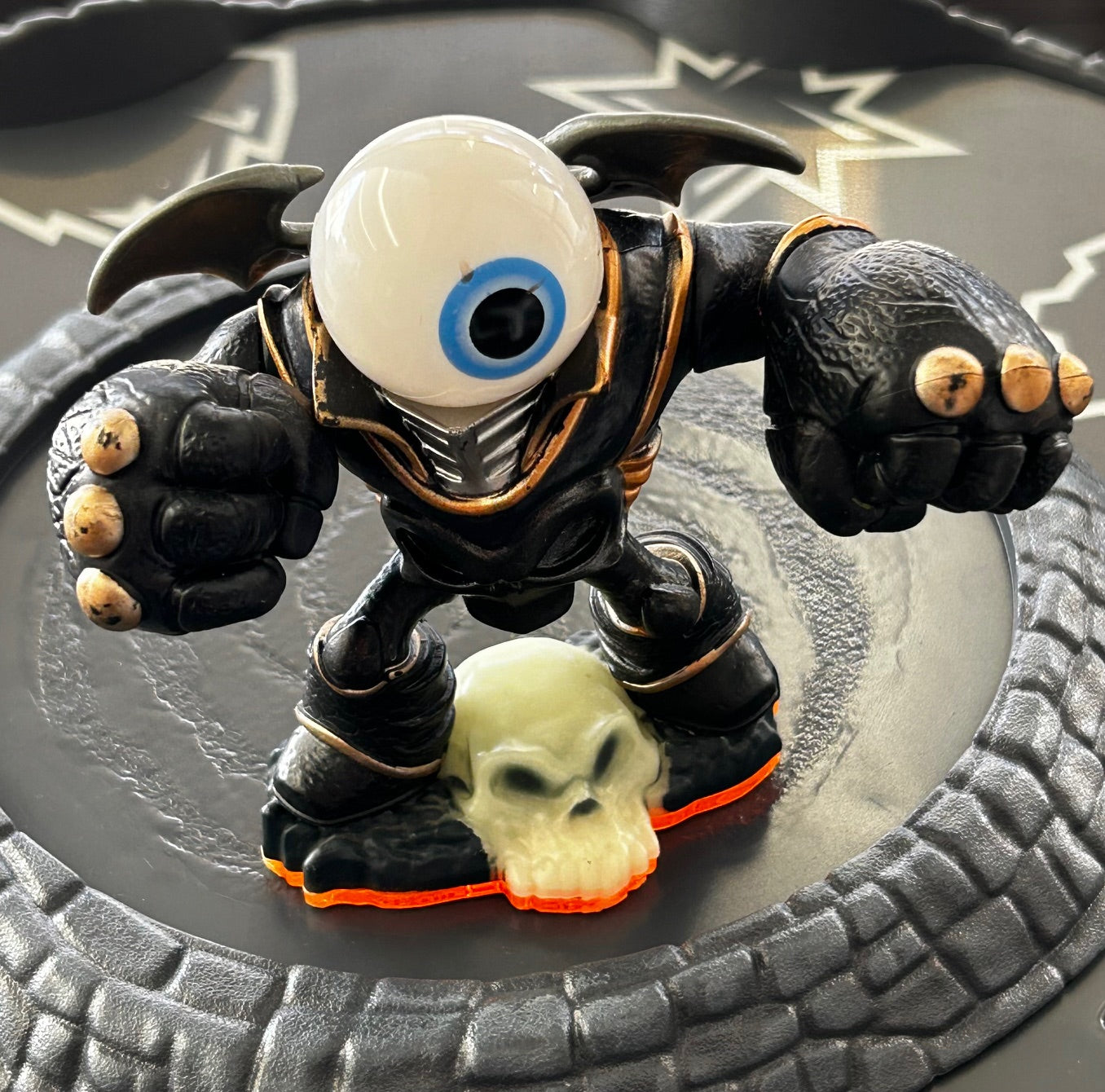 Skylanders Giants - EYE-BRAWL (Loose figure) *See Condition Notes*