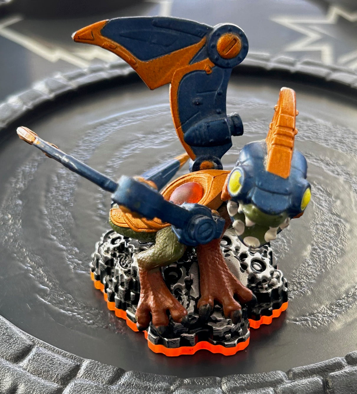 Skylanders Giants - LIGHTCORE DROBOT (Loose figure) – JaqJnr