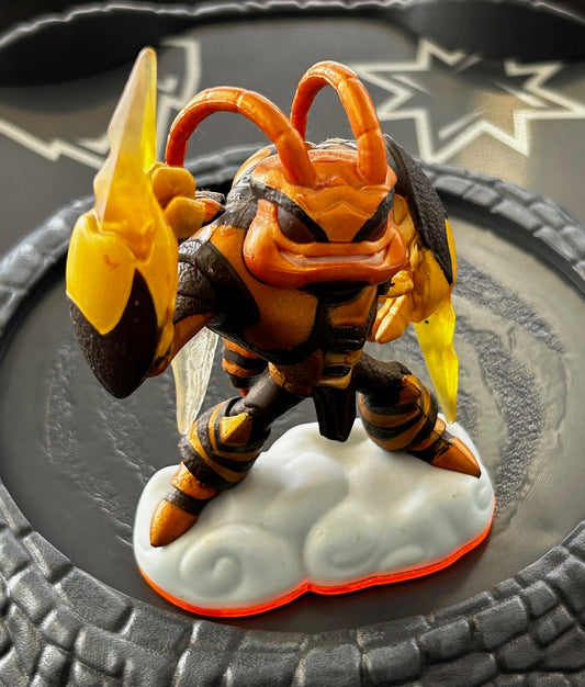 Skylanders Giants - SWARM (Loose figure) *See Condition Notes*