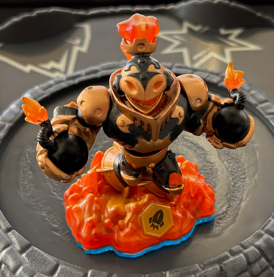 Skylanders Swap Force - BLAST ZONE (Loose figure) *See Condition Notes*