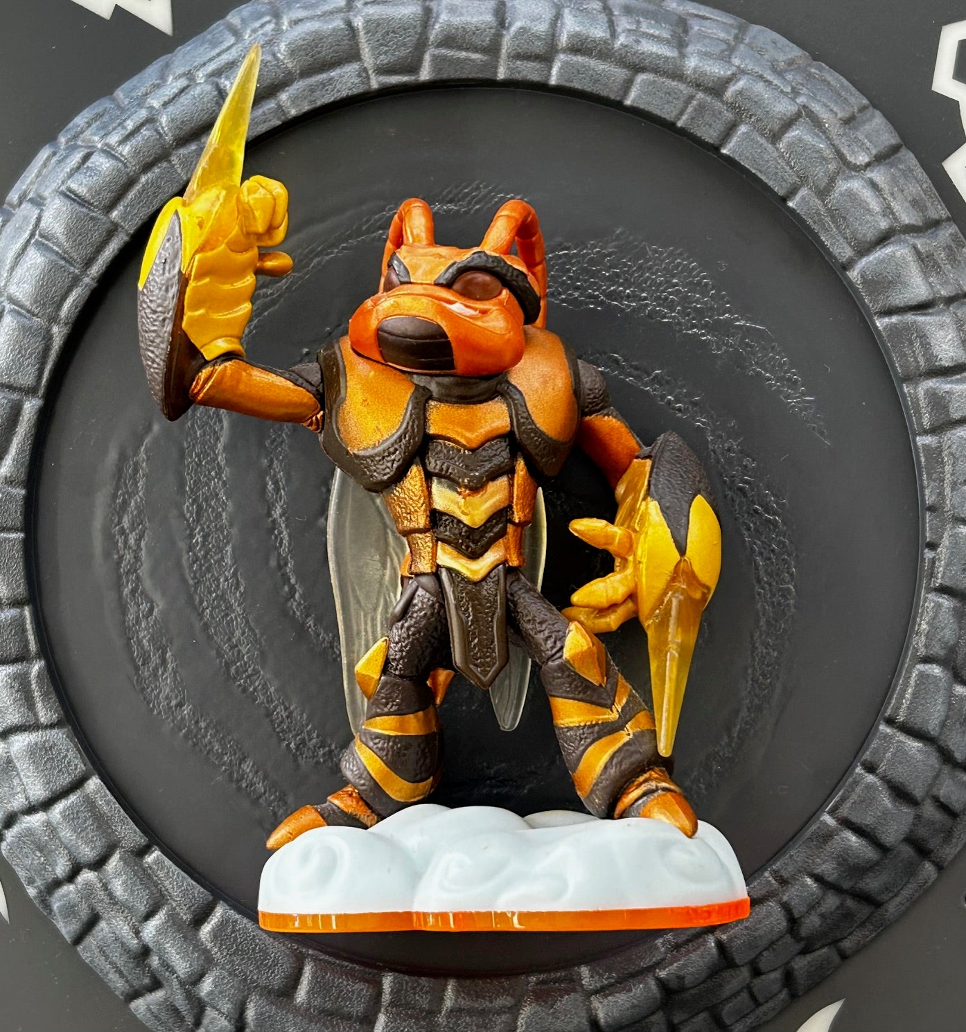 Skylanders Giants - SWARM (Loose figure) *See Condition Notes*